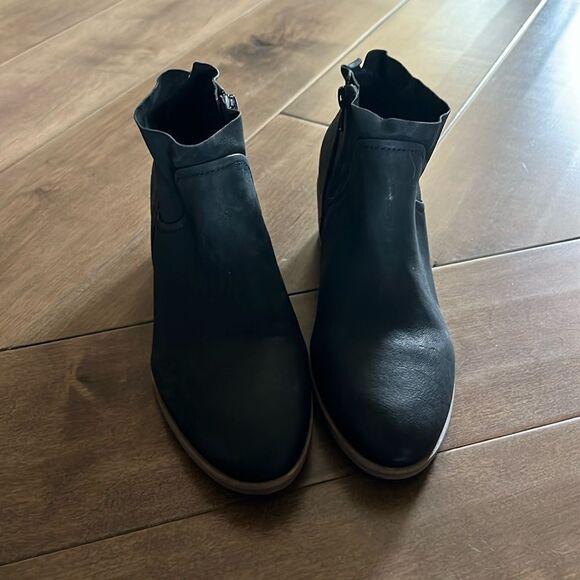 Lucky Brand Claral Bootie Black Ankle Boot US 7.5 - Picture 2 of 7